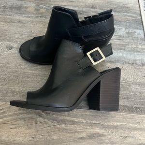 Steve Madden -Leather -Tallen Size 8